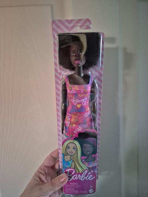  — new Barbie Fashion Doll