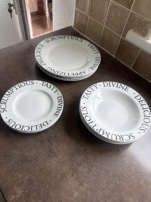  — Dinner Set