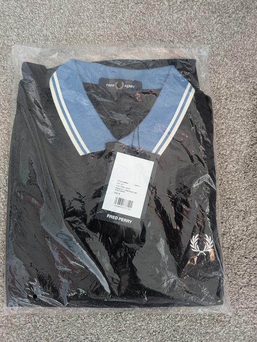  — Mens Fred Perry Polo Shirt (M)