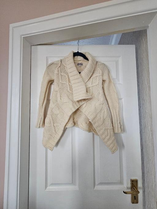  — Girls unusual cardigan, age 5.