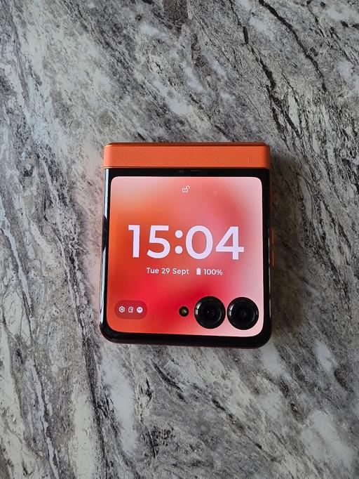  — Motorola Razr 50 256gb unlock any sim