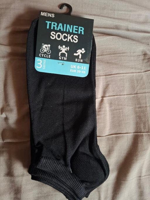  — TRAINER SOCKS
