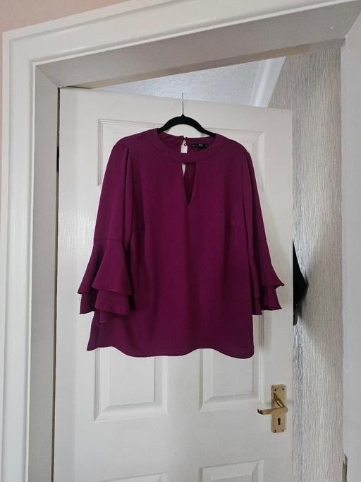  — Lovely dressy top, size 16..NEW without tags