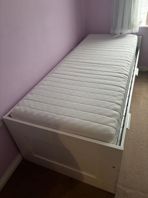 — Ikea daybed