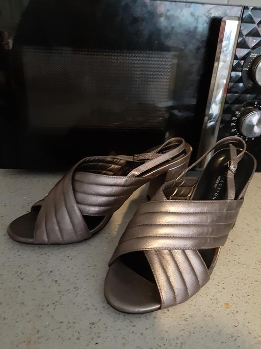  — size 6