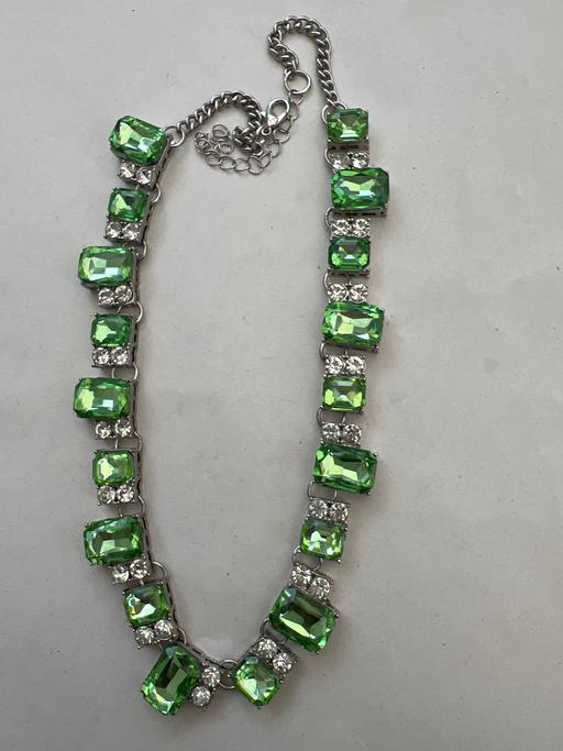  — Beautiful green necklace