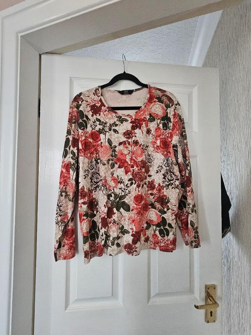  — Winter top, size 18..like new