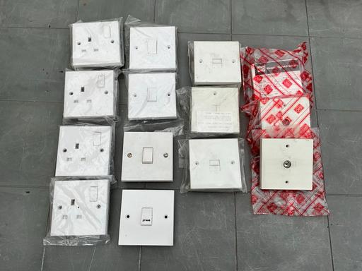  — Plugs and switches etc