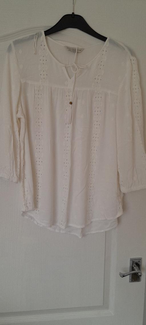 — Ladies top