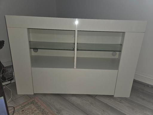  — tv stand