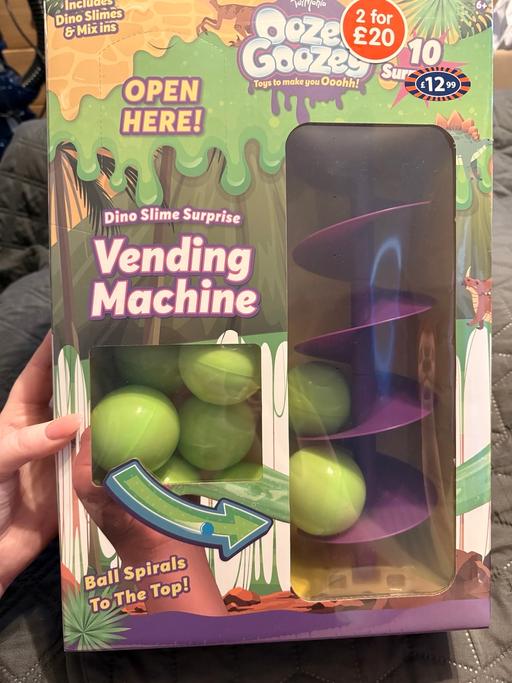  — Oozey Goozey slime vending machine (new)