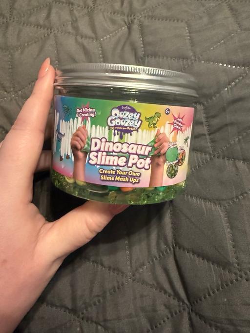  — Dinosaur slime pot (new,sealed)