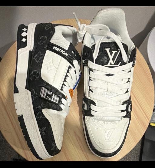  — Louis Vuitton shoes