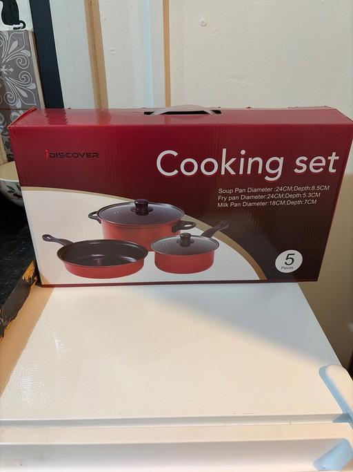  — Cooking set