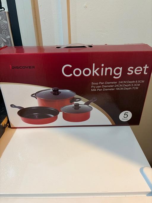  — Cooking set