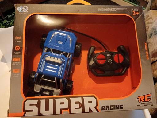  — brand new REMOTE CONTROL CAR SET