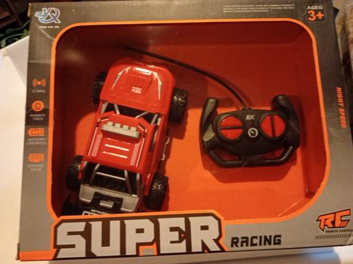 — brand new REMOTE CONTROL CAR SET