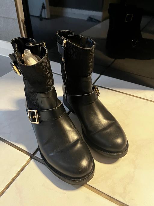  — Ladies black DKNY boots
