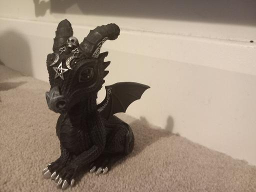  — dragon statue