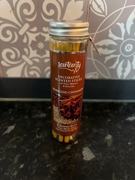 — Cinnamon decorative sticks