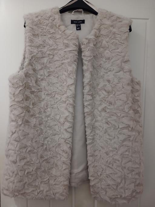  — Faux fur gilet