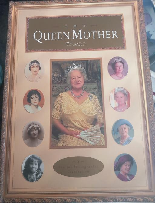  — The Queen Mother A Special Photographic book