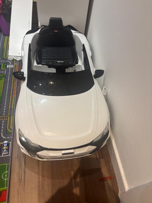  — Audi ride on electric car