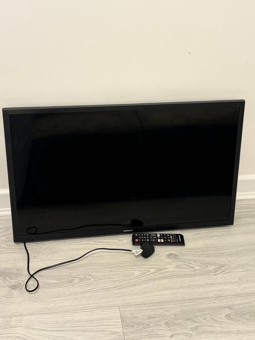  — Samsung 32 inch smart Full HD LED TV