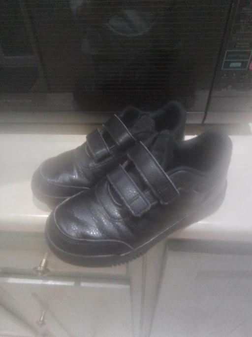  — BOYSV ADIDAS BLACK SCHOOL SHOES