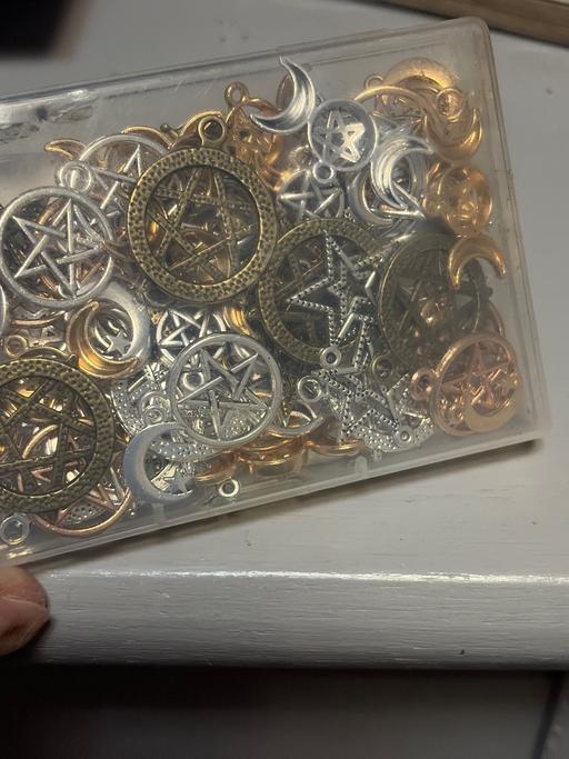  — Jewellery craft making accessories