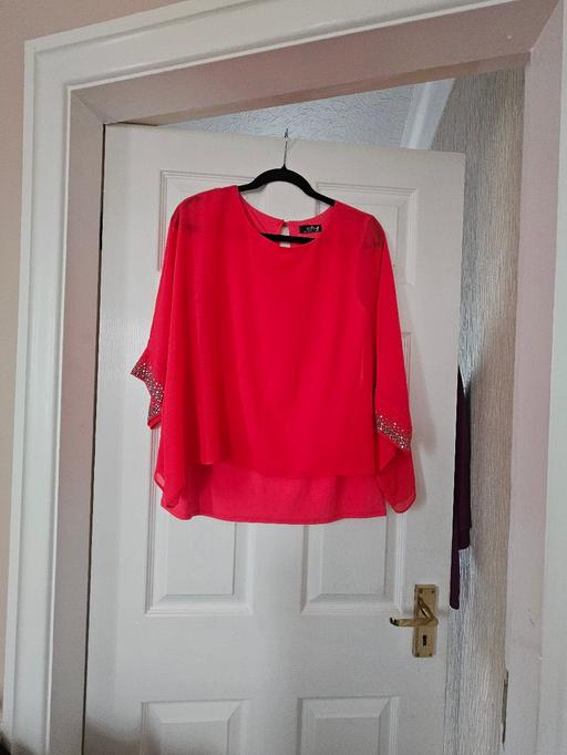  — Wallis dressy top, size 16..like new.