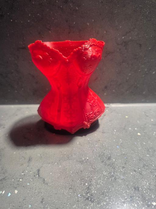  — make up brush holder