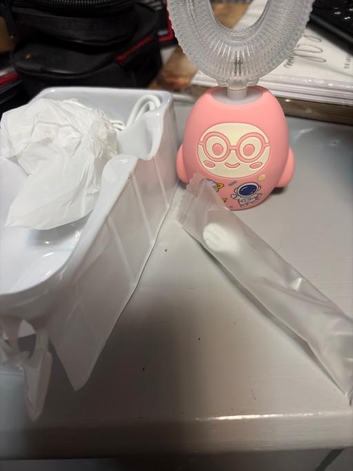  — Rechargeable u shaped toothbrush