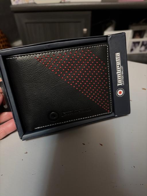  — Men’s Lambrella leather wallet