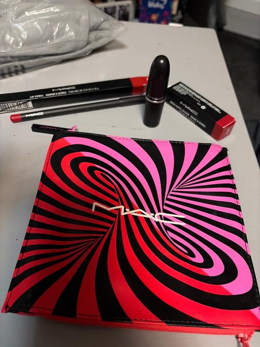  — Mac set