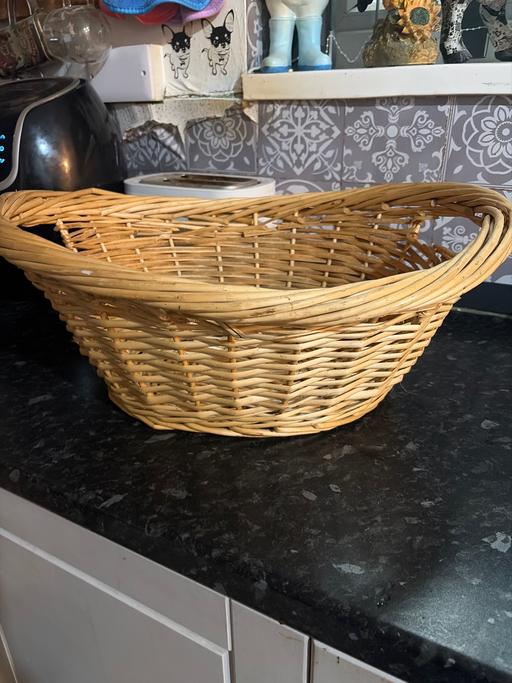  — Large basket