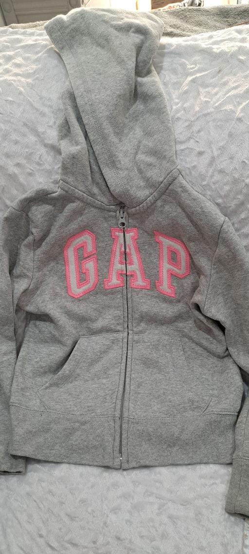  — Gap hoodie Age 6-7