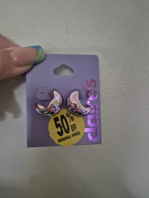  — new Claires Earrings