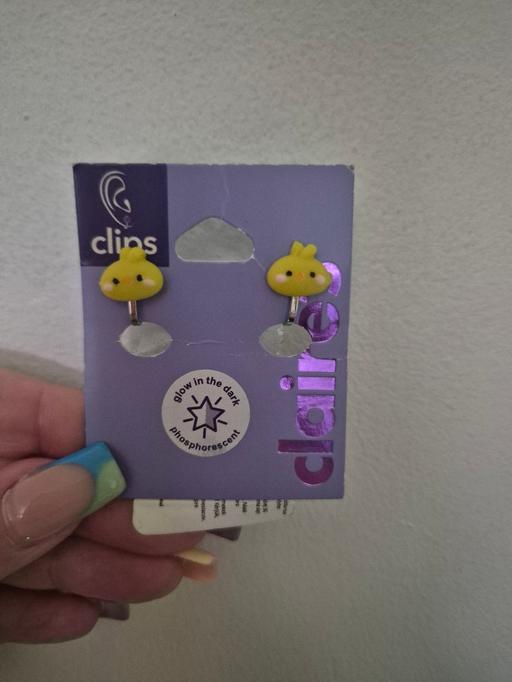  — new Claires Clip On Earrings