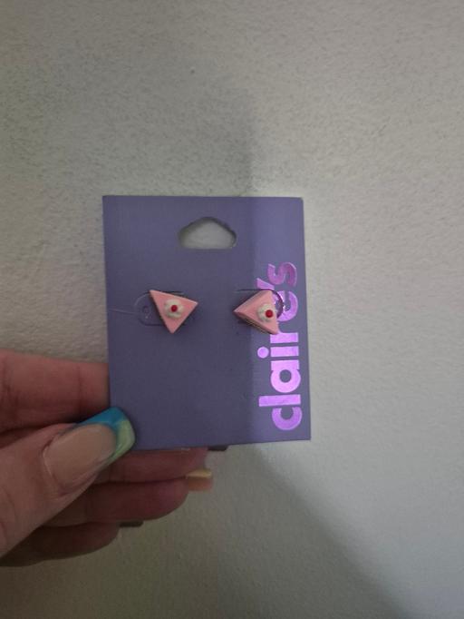  — new Claires Cake Stud Earrings