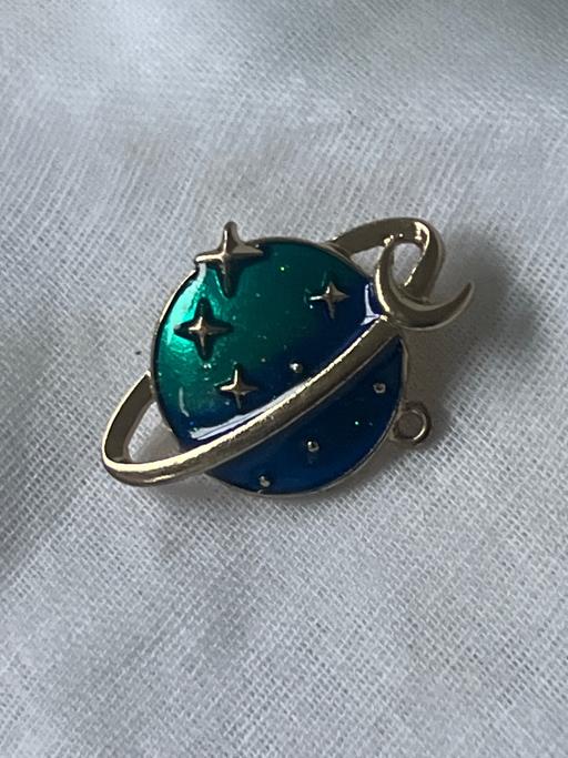  — Lovely brooch
