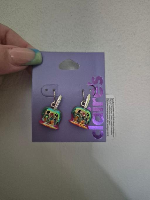  — new Claires Earrings