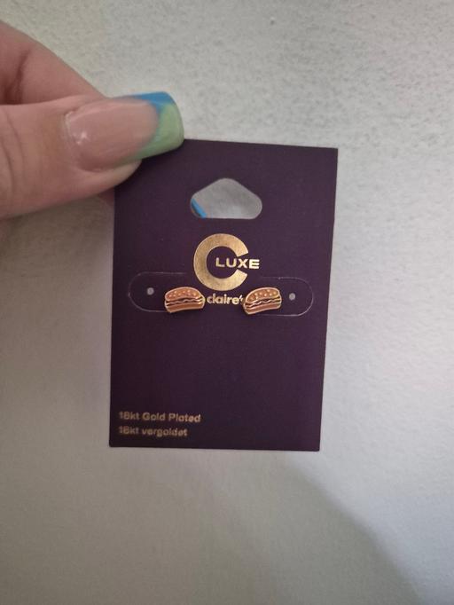  — new Claires Burger Stud Earrings