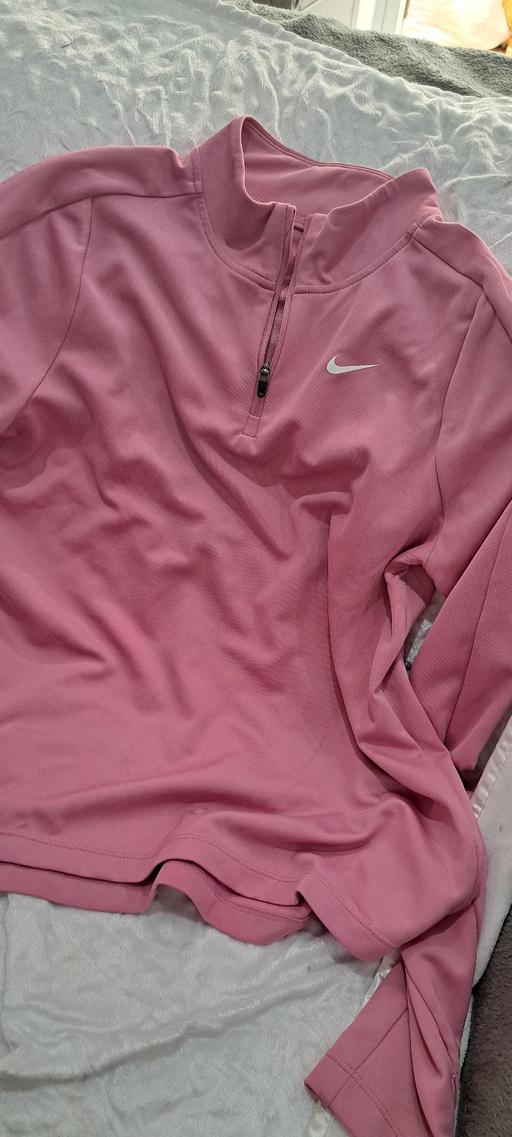  — Nike Long sleeved kids XL
