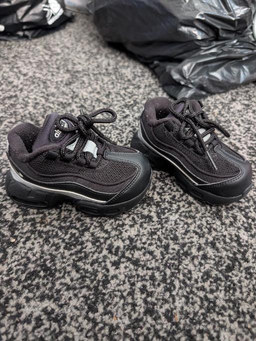  — Nike Air-Max