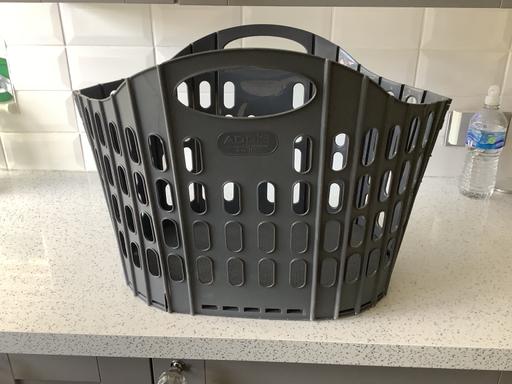  — New Addis laundry basket