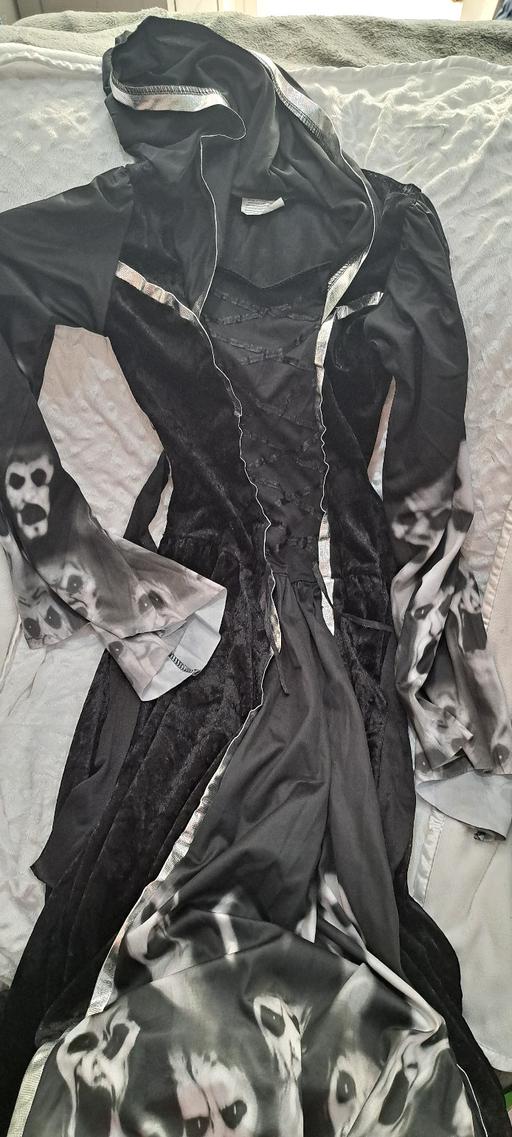  — Halloween Dress up kids M
