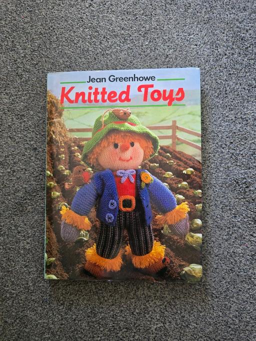  — Vintage Knitted Toys - hardback book