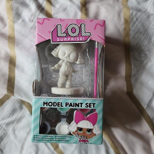  — new LOL Surprise Paint Your Own Model