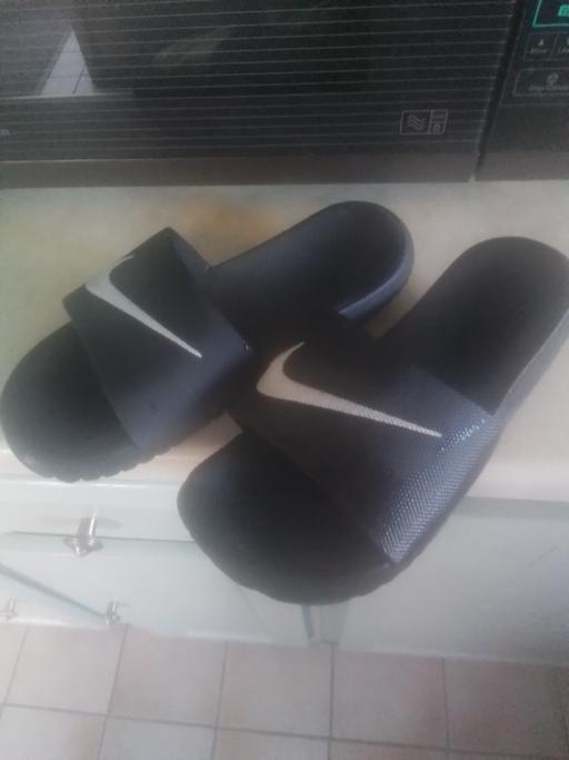  — BLACK,NIKE SLIDERS